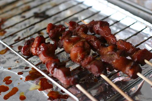 Pork Satay ala doel - This pork satay recipe is ok lah. my experiment, but it turned out pretty good.