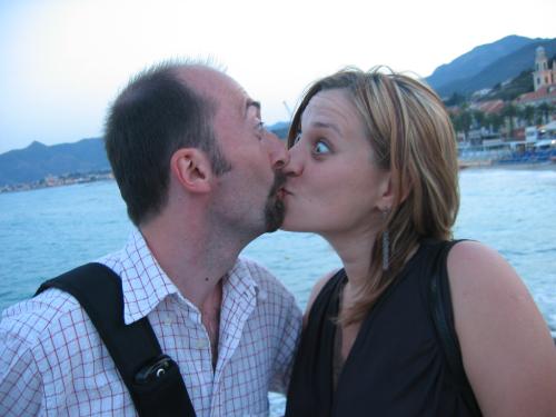 Me and wife kissing at the sea - Here is me and my lovely wife kissing on the italian shore :)