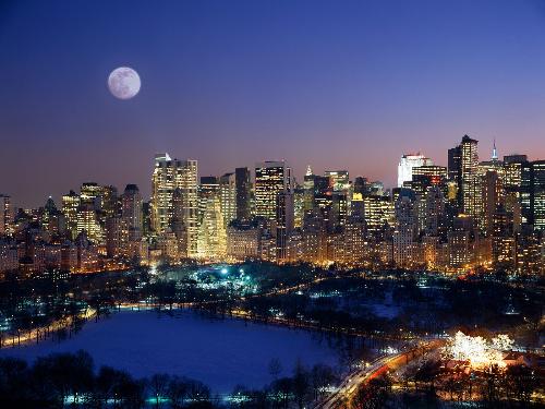 Moonrise Over Manhattan - Moonrise over Manhattan