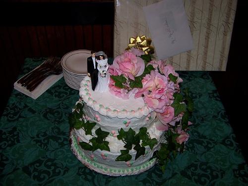 Our Friend&#039;s Wedding Cake - February 6, 2006