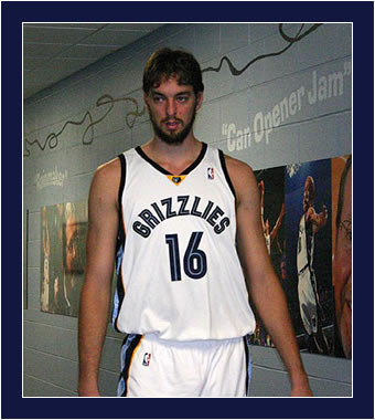Pau Gasol - the best spanish player ever...and the key for Spain to be the Basketball world champions!!