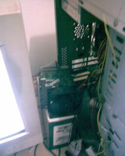 Misplaced HDD - I&#039;ve placed my HDD outside the chase and put a fan to help cooling it... 