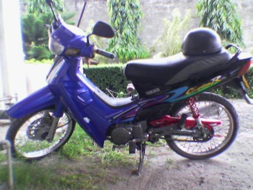 Blue Yamaha Crypton R - Yamaha Crypton R with elevated rear suspension