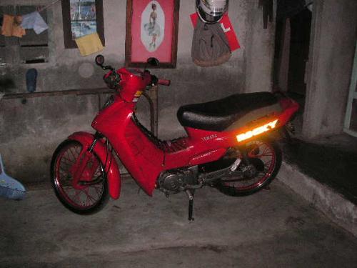 Full View of a Yamaha Crypton Std - i love this bike....