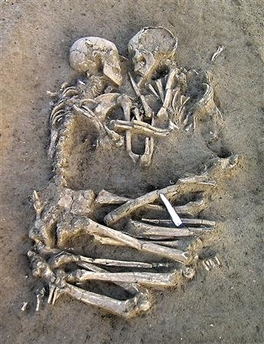 attempt_4_eternity - two skeletons found that are around 5000 year old embracing each other