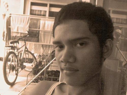 My Foto in front of Garden - what do you think about me hehehe ... ?
