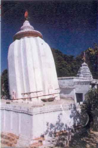 Huma Temple-world's another Leaning Tower of Pisa  - Leaning tower of Pisa in Italy is not the only one structure inclined ..In the small and quite town of Sambalpur in Orissa, a Eastern province of India,there is a temple called HUMA TEMPLE which is also inclined by some angle....amazing !!!
