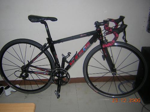 My Bike - My Road bike, GTS frame shimano 105 derailer and sti, aerodynamic rim with 700c wheelc, selle italia seat, cat eye micro wireless bicycle computer