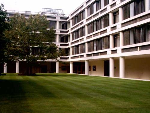 Architecture - Architecture of building... privatization... do you think developing countries' achitectures should be privatized??? Architecture - Architecture of building... privatization... do you think developing countries' achitectures should be privatized???