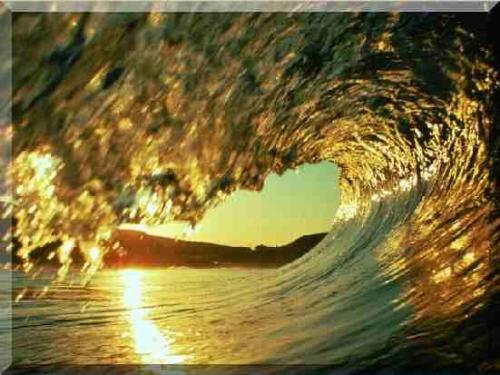 Picture of sun thru wave - Excellent picture of the sun thru a wave soo nice