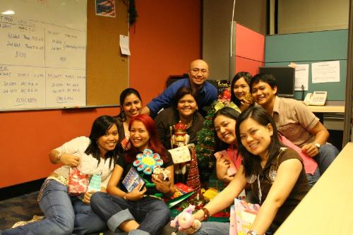 xmas 2006 again - right after our Christmas dinner -- dear colleagues.. Ü