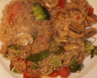 Chinese Style Noodles - Noodles and vegetables with chinese spices, easy and quick.