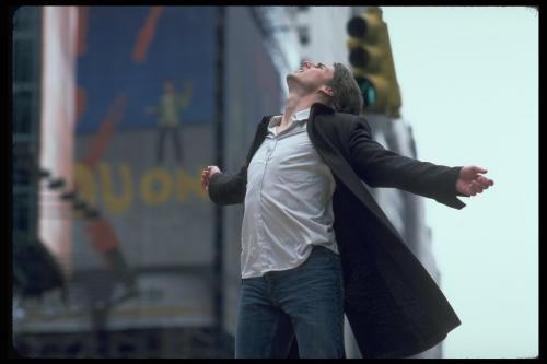 tom cruise in vanilla sky is rocking !! - cruise really gives his best in a wonderful movie ' vanilla sky '