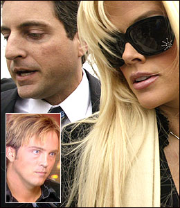 annanicole - Anna nicole paternity case.
Ifonly this photo showed a recent picture of dannielynn, who looks just like Larry birkhead.

image from www.smh.com.au