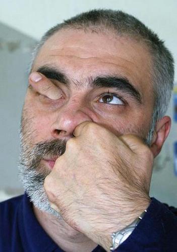the amazing man - the man in the photograph is really amazing.. take a look.. njoy