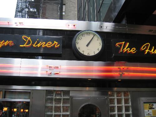time to speed up my learning curve - Brooklyn Diner...a great 'tag' in NY..with a clock to help me speed up the time...lol
