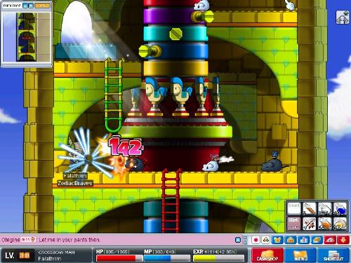 Maplestory - Cute little rat dying, it took me forever to get the screenshot at this spot.