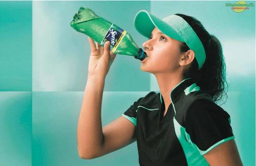 Beautifull Sania  - Beautifull Sania drinking the Pepsi