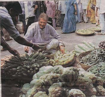clinton_selling_vegetable - CLINTON_SELLING_VEGETABLE - funny pic