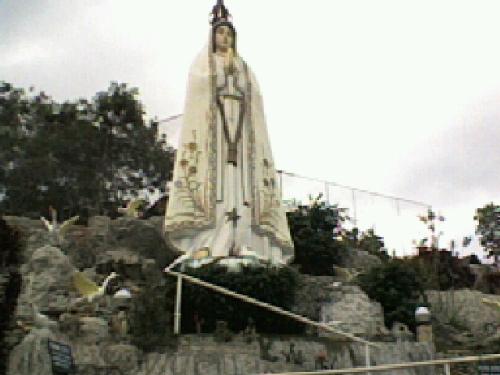 Mama Mary at the Mariane Monks...Simala, Sibonga,  - Last weekend my boyfriend's parents, grandmom, and aunt went to my hometown to meet my family. But before we headed straight home, we dropped by at the miraculous Mariane Monks at Simala, Sibonga, Cebu. This religious and sacred place has been the refuge of the Mother Mary's devotees. And am glad I happened to visit this holy place because of my boyfriend and his family who are indeed religious.