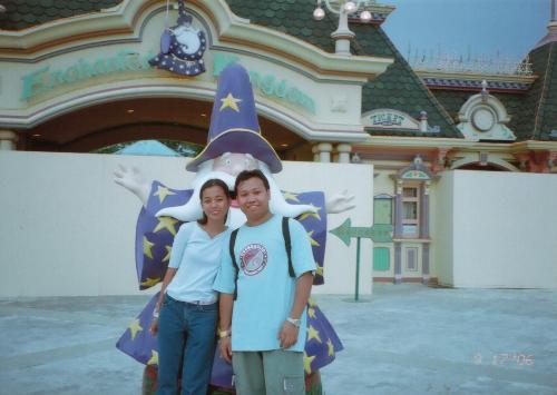 enchanted - Celebration of our 2nd year anniversary... Pinaiyak ako ni Bebe dito. huhuhu pero ang saya. Space shuttle survivor! hehehe:)