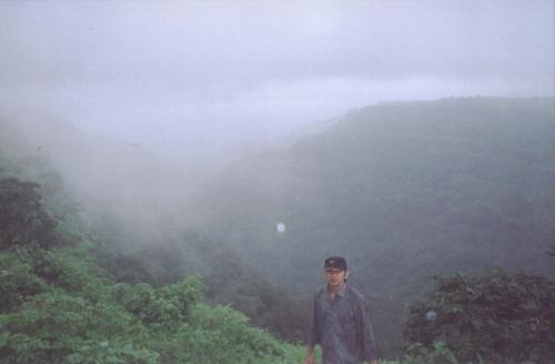 My recent trip to Lonavla - Pune - This is a photograph of my recent trip to Lonavala, pune, taken in December 2006, with my friends. I had been to Lonavala a couple of times, but this is the first time we caught some good photos of the mist near the Lonavala Tunnel while on my way back.  You can find similar photos in my albums:  http://my.opera.com/sifar/albums http://sifar.ueuo.com