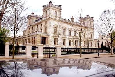 one of the costliest house on this planet - next to birmingham palace,england...the costliest crib..