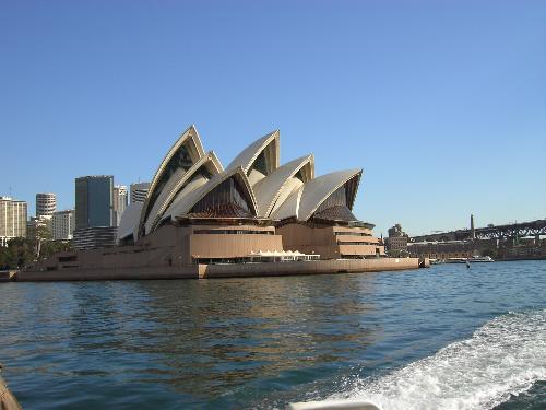 Sydney Opera House - Me and my girl went to sydney in 2006 as part of our Grand Holiday. Another historical site in the world. Great architecture which plays host to some fabulous performances of music, dance and acting.