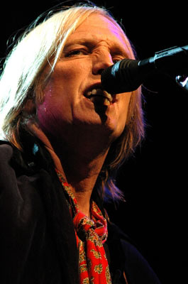 tom petty - petty singin live, tom petty rocks!