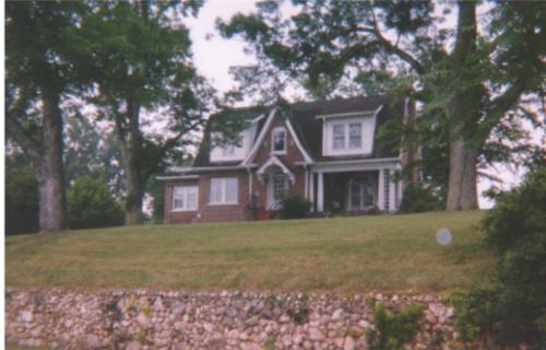 Missionary Ridge Home - Homw next to my childhood home located on Missionary Ridge battle field overlooking the city of Chattanooga i Tennessee.