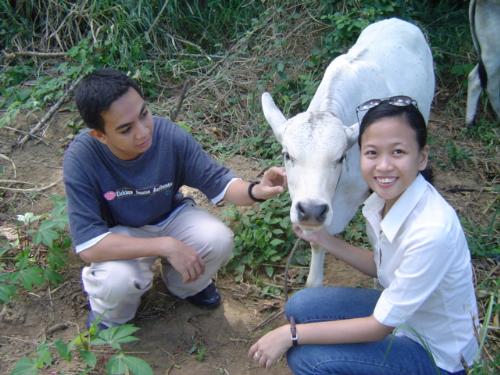 Roaring Farm - Hanging out with Kawiwi