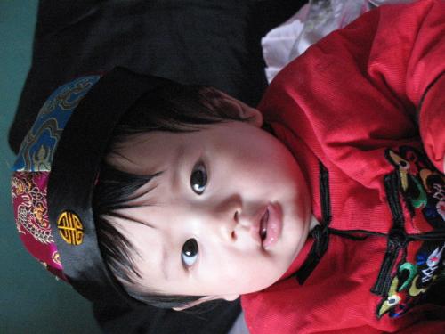 my lovely cousin - look~~how lovely he is~~he is now only 7 months years old.He like smile to us.