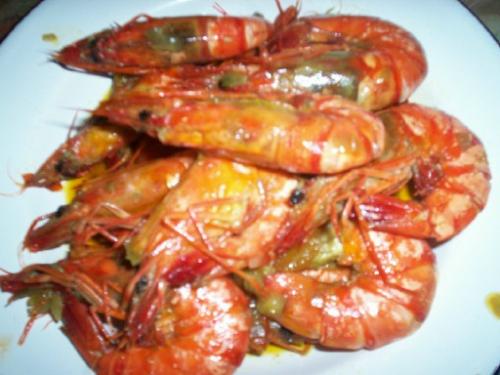 i got this from fresh seafood station and cooked i - its prawns with garlic and lemon butter.. lots of love makes it delicious, thats why i love to cook