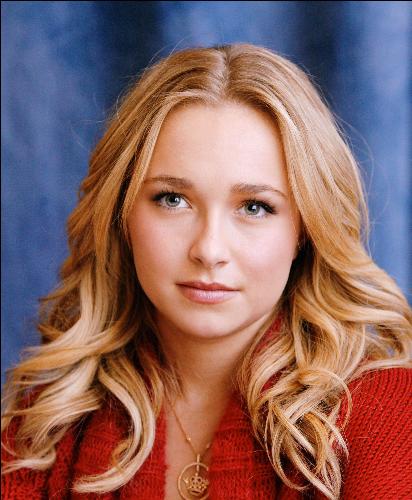 Hayden Panettiere smiling - Hayden Panettiere smiling...