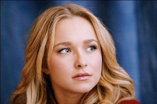 Hayden Panettiere smiling - Hayden Panettiere smiling...
