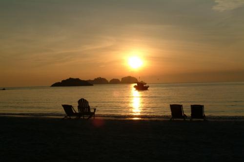 Beautiful sunset view at Pulau Redang, Malaysia - Malaysian View