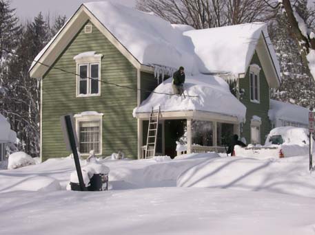 2007 winter record braking snowfall - This winter in Oswego county the snowfall broke records.