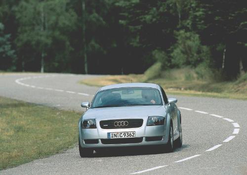 audi car - Audi on a street race