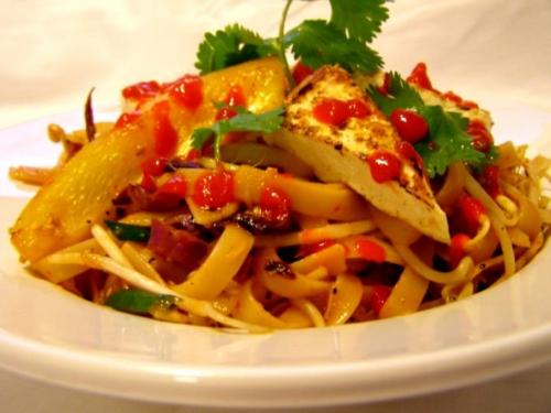 Clean out the fridge asian noodles - Delicious and healthy asian feast from my pantry ingredients!