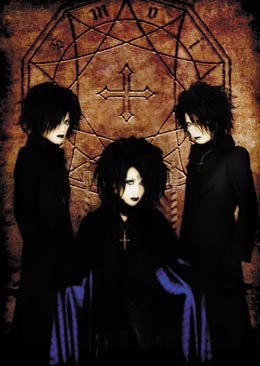 moi dix mois - moi dix mois is a visual kei band formated for Mana (the leader), Seth, K, Sugiya and Hayato.