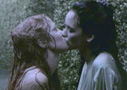 Winona Ryder kissing another girls in 'Dracula' ! - To act kissing another girls of Winona Ryder in 'Dracula' ( # February '2007, original opinion photo 'Winona Ryder' by 'Madnes' / Member of MyLot # ) .