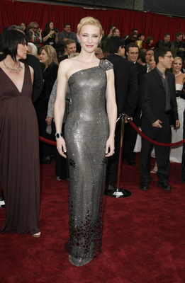 Among the Best Dressed At the Oscar - Cate Blanche - No need sequins to be flashy. Just metallic will do. Cate Blanchett is voted by Yahoo as One of the best dressed celebrities at the academy awards 2007.