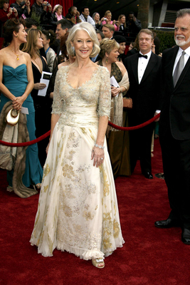 Academy Awards 2007 - Best Actress: Helen Mirren - Besides the award she receives, she's also voted as one of the best dressed celebrities at the oscar. She looked so elegance in that dress. Don't you think so?