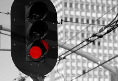 red traffic signal - When red traffic signal is lighted up in my family's health and they need an organ from me, I think I would donate it to help them recover.