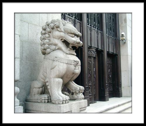 Door guard - Statues like these mostly adorn the front of buildings.