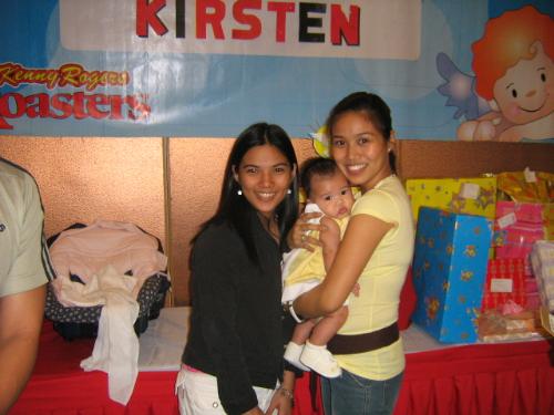 Tres Marias! - This is a picture of me, my daughter and my sister just before Christmas 'o6.