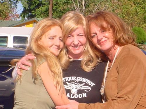 The girls - Sandi,Toni,Tracy