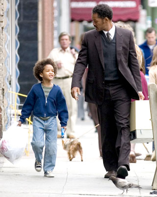 Will Smith in Pursuit of Happyness - Pic of Will Smith walking with his son in Pursuit of Happyness! Amazing and Inspiring movie!