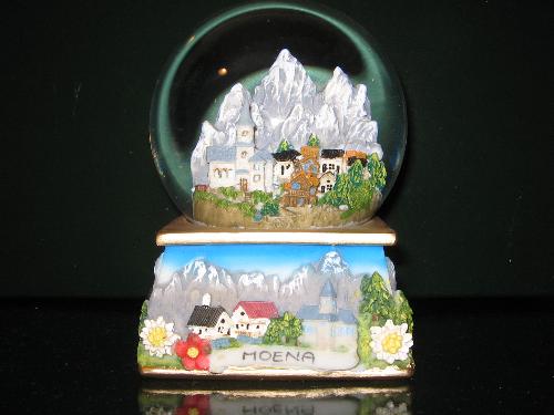 Snow Globe (Dome) of Moena - A Snow Globe from the collection of a friend of mine. This one is from Moena (a small city on the Dolomiti Mountains) in Italy.