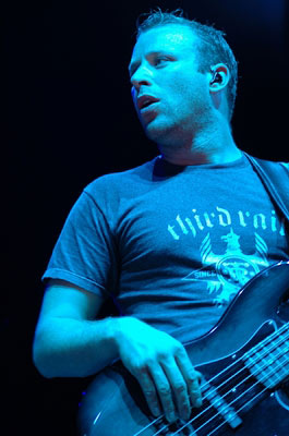 Nickelback - Nickelback, the base performing live!